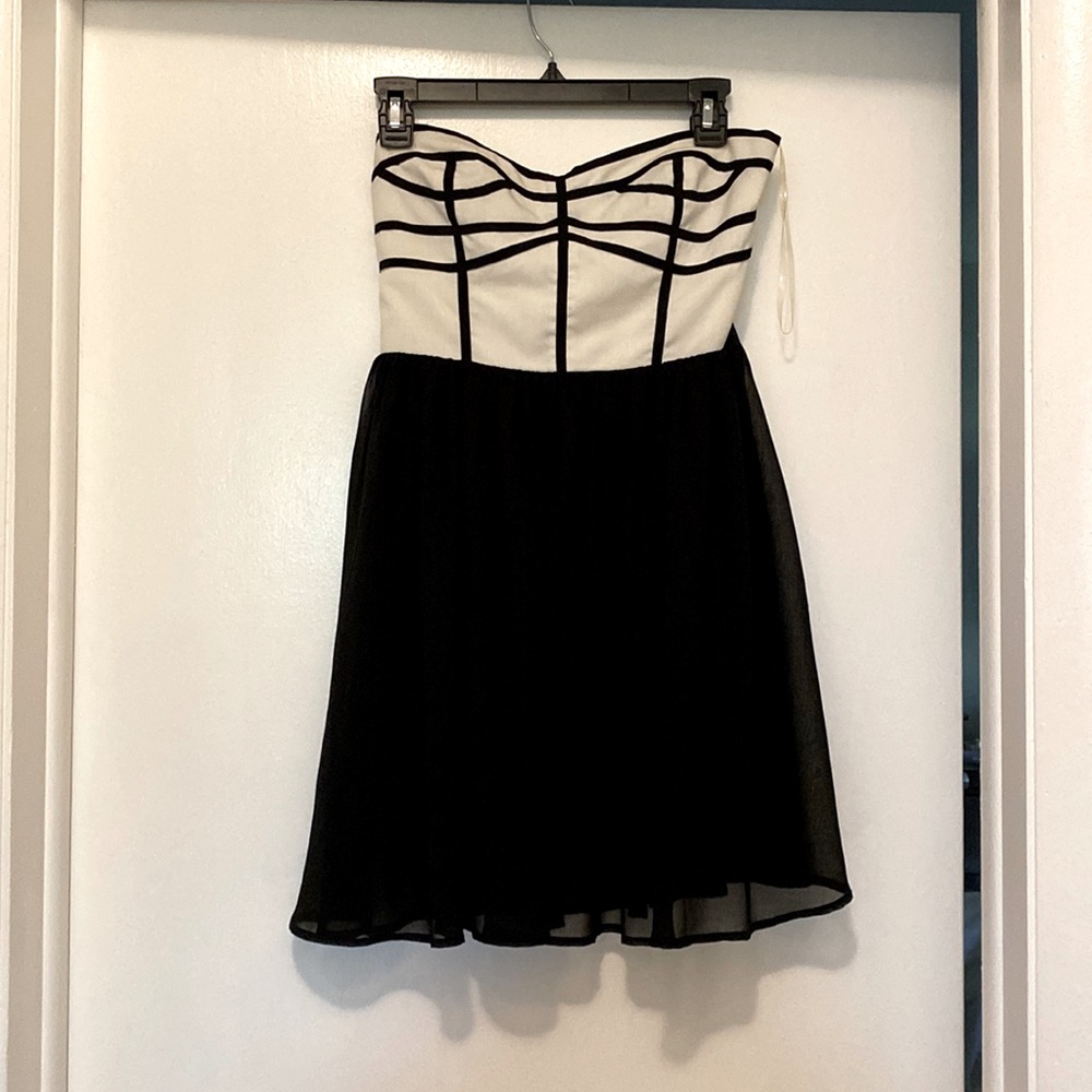 Black and white dress size S
